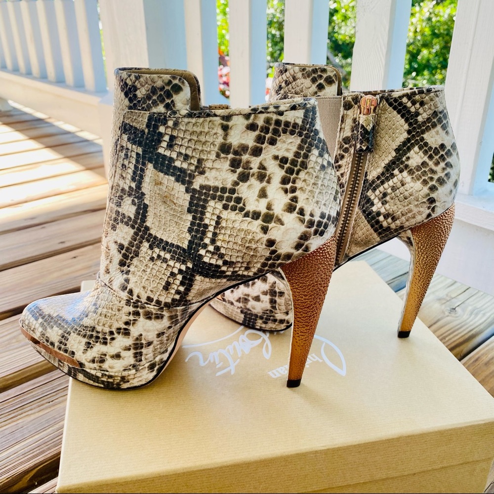 Herve Leger Mercer Booties Anaconda Print sz 8 EUC - Picture 7 of 16